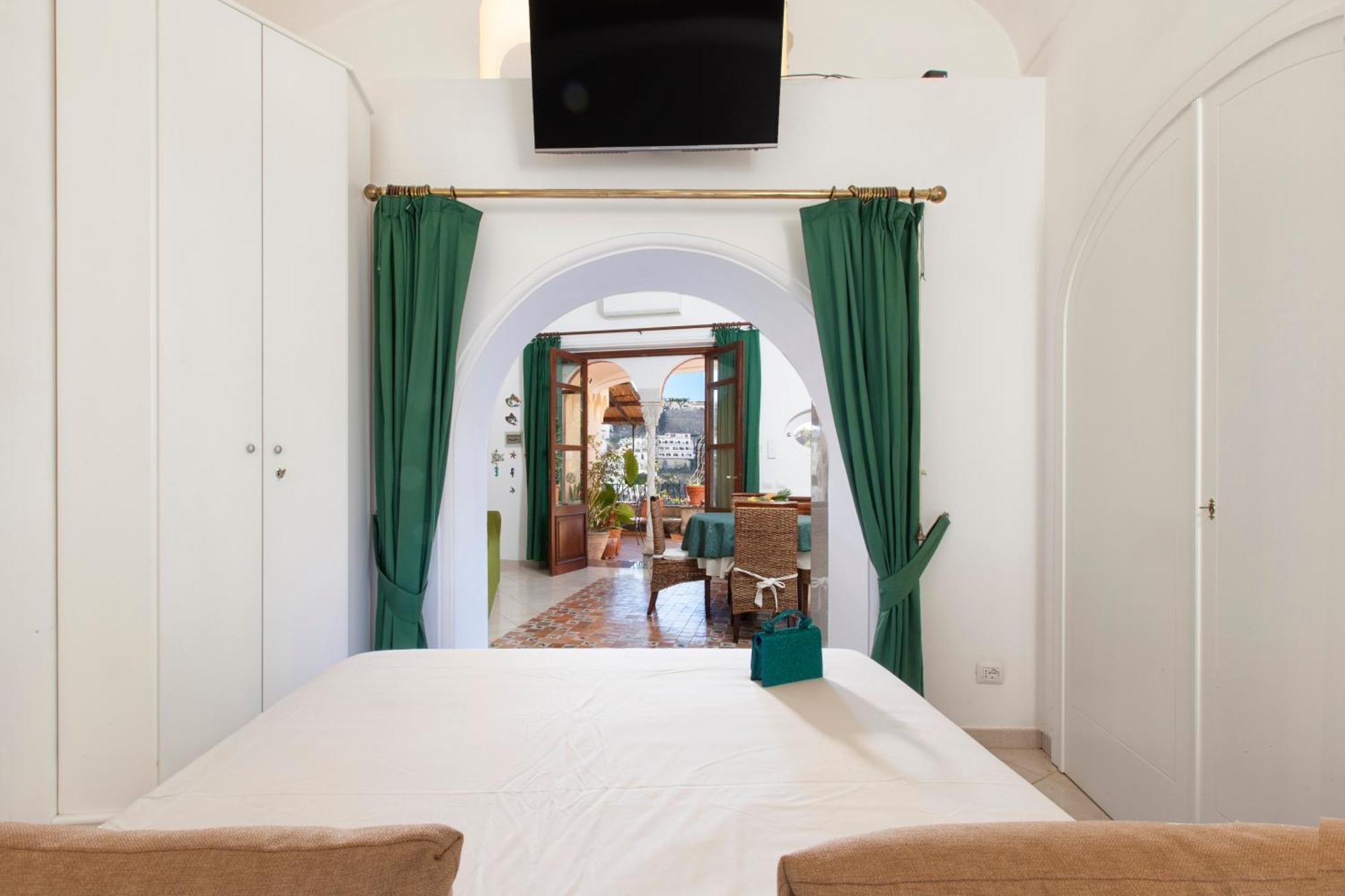 Yourhome - Alcova Apartment Positano Bagian luar foto