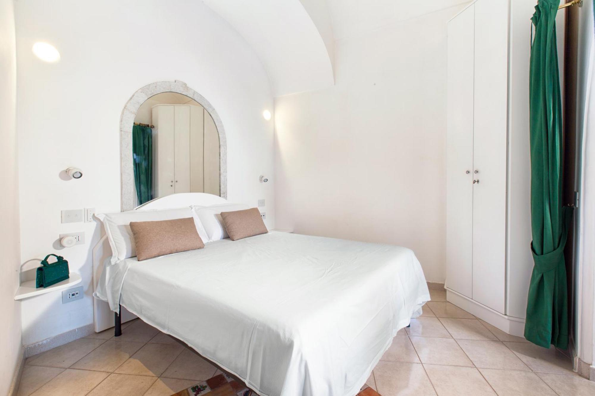 Yourhome - Alcova Apartment Positano Bagian luar foto
